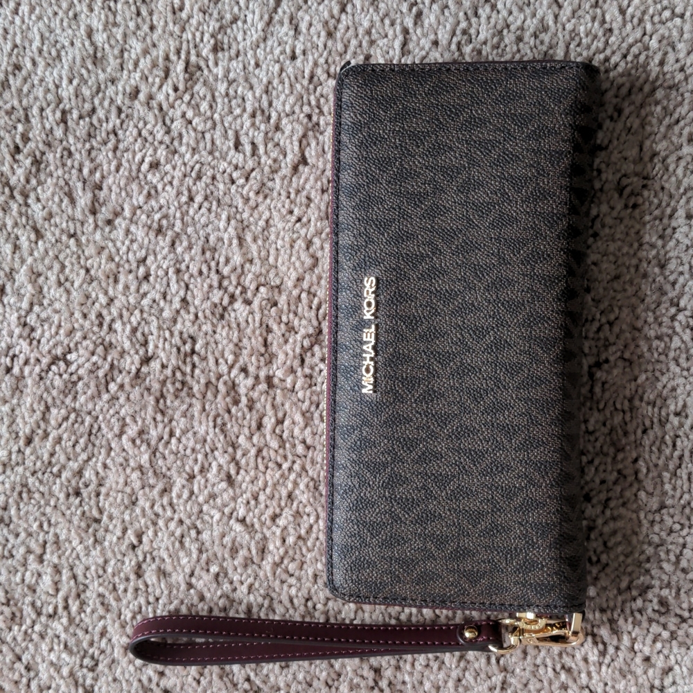 Michael Kors Leather Wristlet